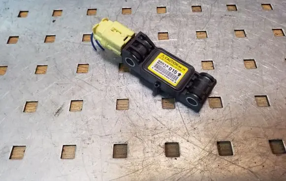 Mitsubishi Grandis Airbag deployment crash/impact sensor 8651A015 W002T11091