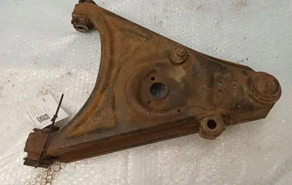Mercedes-Benz COMPAKT W115 Front lower control arm/wishbone