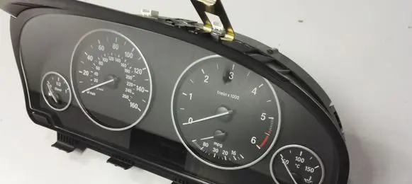 BMW 5 F10 F11 Speedometer (instrument cluster) 9232890