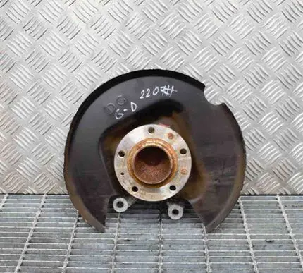 Rear wheel hub