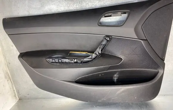Peugeot 308 Front door card panel trim 96567711773 M3830001 96567711770G2