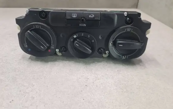 Volkswagen Golf Plus Climate control unit 1CF74730900