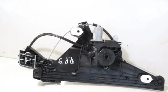 Peugeot 208 Front window lifting mechanism without motor