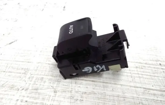 Lexus CT 200H Electric window control switch 192801