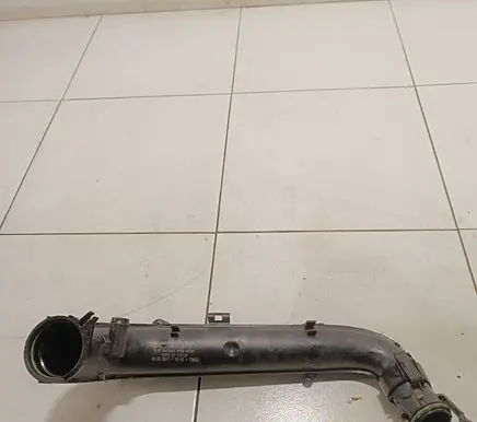 Volkswagen Golf VII Intercooler hose/pipe 04E145673P