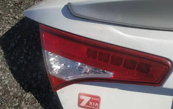 KIA Optima Tailgate rear/tail lights