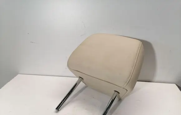Lexus LS 500 Front seat headrest 