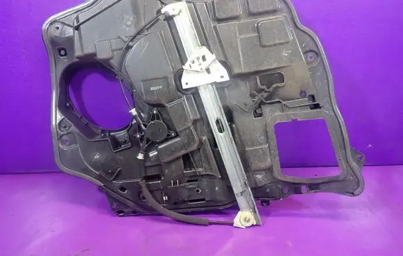 Mazda MX-5 NC Miata Front door window regulator with motor