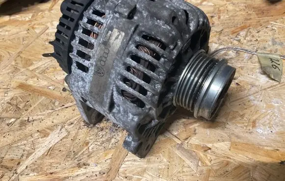 Audi A4 S4 B5 8D Generator/alternator 02890302