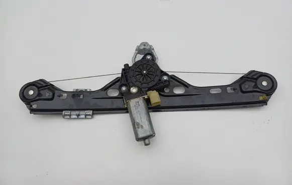 Mercedes-Benz C W203 Rear door window regulator with motor A2038202942 0130822008