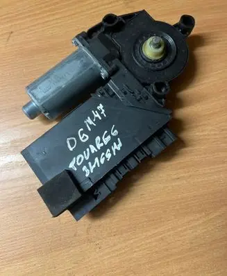 Volkswagen Touareg I Rear door window regulator motor 43860302 05074386 3D0959794E