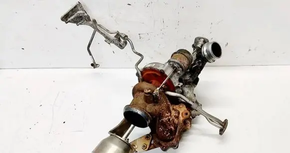 Mercedes-Benz E W212 Turbo A6510903480001 A6510903380