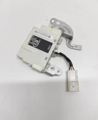 Toyota Prius (XW20) Door central lock control unit/module 8999247010