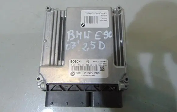 BMW 3 E90 E91 Engine control unit/module ECU 74805288
