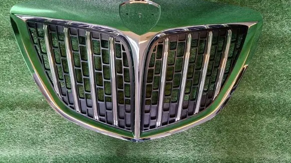 Lancia Delta Front bumper upper radiator grill 735485930