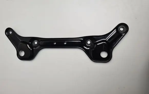 Mercedes-Benz C W204 Steering rack mounting bracket A2046280011