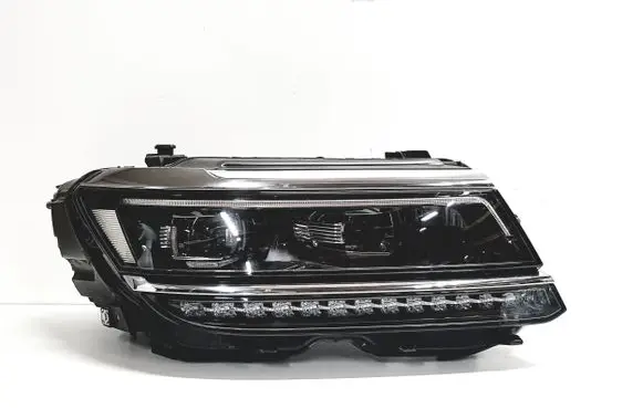 Volkswagen Tiguan Headlight/headlamp 5NB941082D