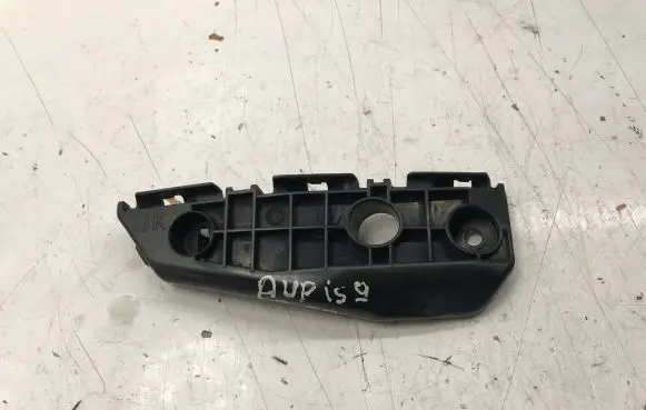 Toyota Auris 150 Front bumper mounting bracket 5253502040