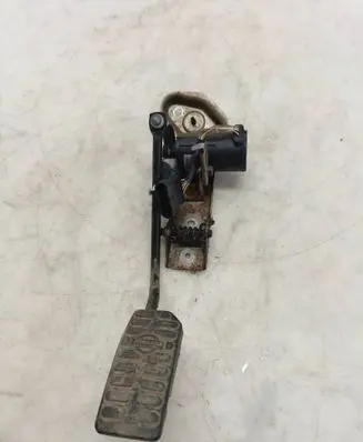 Nissan Almera Tino Accelerator throttle pedal 0281002425 085200477 189195M300
