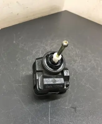 Audi A6 S6 C5 4B Headlight level adjustment motor 31G56B