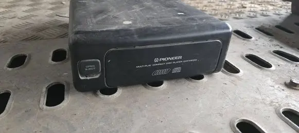 Renault Espace III CD/DVD changer 6025107408
