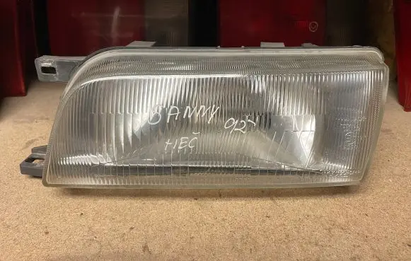 Nissan Sunny Headlight/headlamp 203748 203125