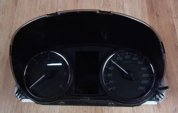 Mitsubishi Outlander Speedometer (instrument cluster) 8100C535
