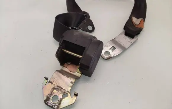 Jeep Cherokee XJ Front seatbelt 016800390