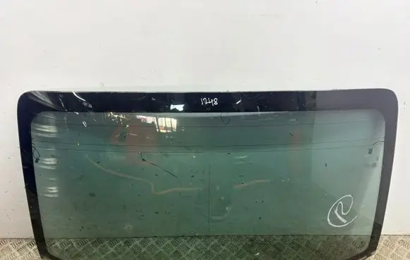 Maserati Quattroporte Rear windscreen/windshield window