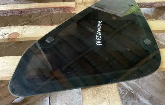 Land Rover Freelander Rear vent window glass FREE44NDER