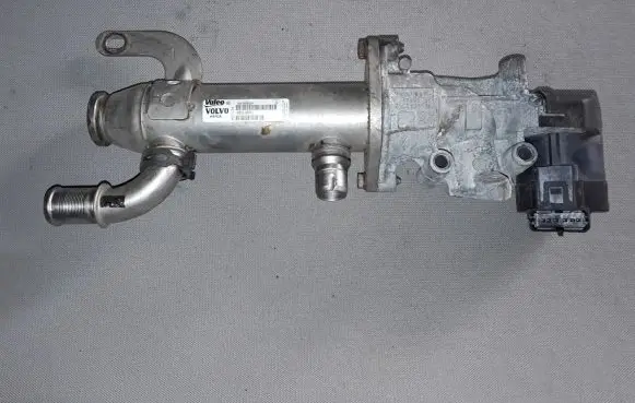 Ford Kuga I EGR valve cooler 8653691