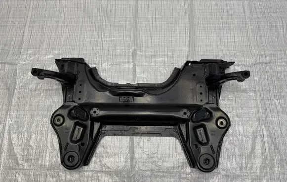 Fiat 500E Front axle beam 9841133480