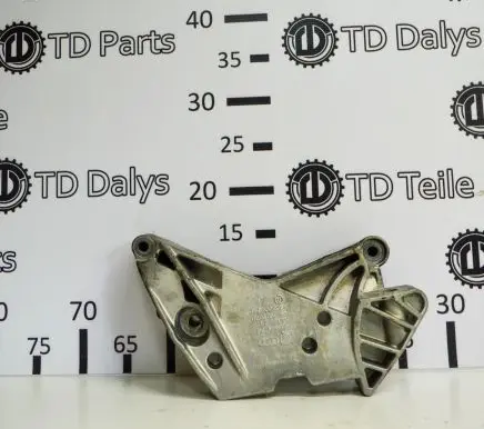 Audi TT TTS RS Mk3 8S Engine mounting bracket 06J199207P