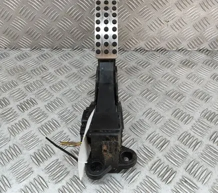 Mercedes-Benz ML W164 Accelerator throttle pedal A1643000104