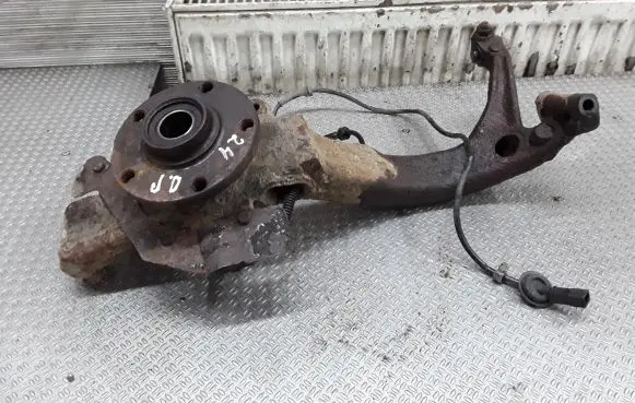 Volkswagen PASSAT B5 Front wheel hub spindle knuckle