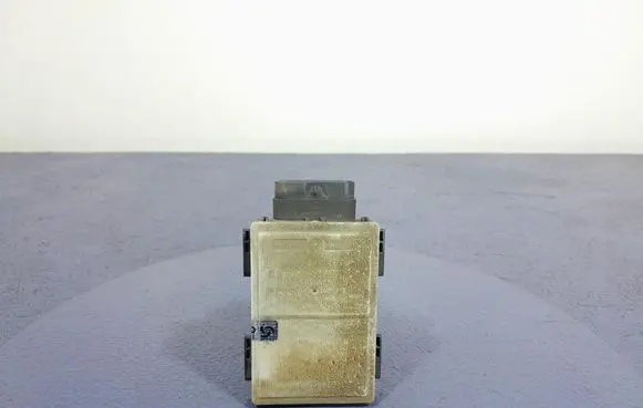 Audi A4 S4 B7 8E 8H Distronic sensor radar 6899503