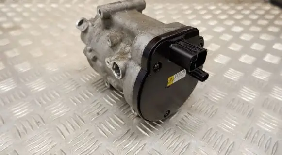 Toyota Prius (XW50) Air conditioning (A/C) compressor (pump) 0424000370 8837047091 8837047092