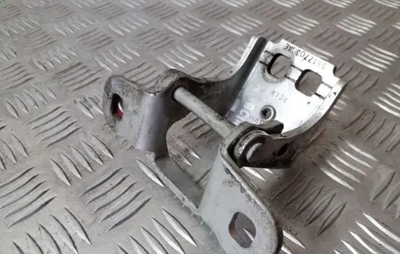 Jeep Cherokee III KJ Rear door lower hinge 55177030AE