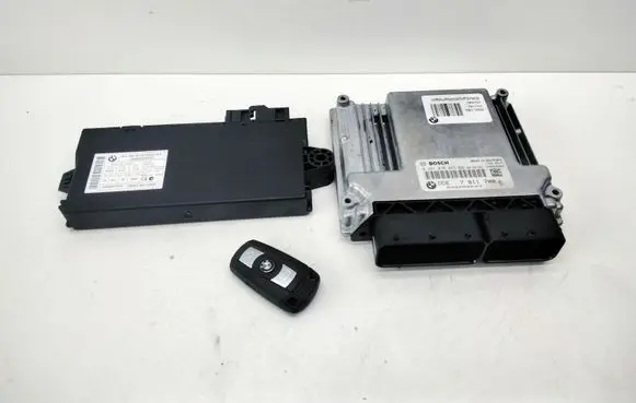 BMW 1 E82 E88 Engine ECU kit and lock set 9147220 7811700 0281015043