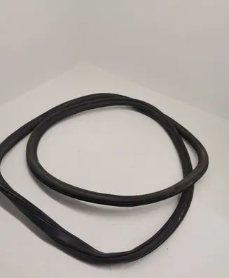 Porsche Macan (95B) Rear door rubber seal (on body) 95B833721