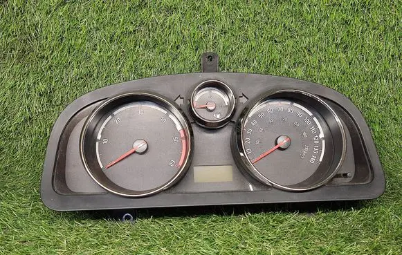 Opel Antara Speedometer (instrument cluster) 96941874