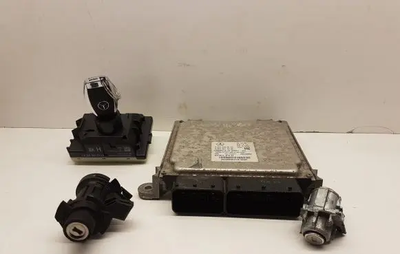 Mercedes-Benz C W205 Engine ECU kit and lock set A6519000603 A2059006713