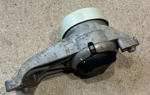 Mercedes-Benz GLC C254 Engine mount bracket A2542403400