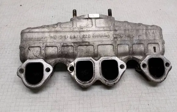 Volkswagen Transporter - Caravelle T4 Intake manifold 028129713E