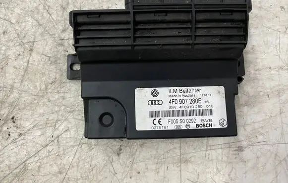 Audi Q7 4L Current control relay 4F0907280E