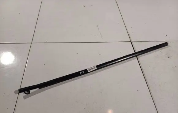Subaru Forester SH Front door glass trim molding 