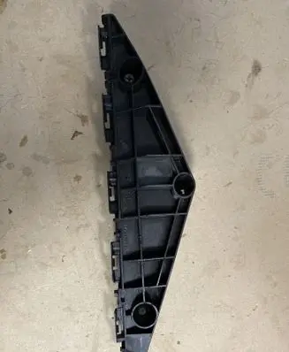 Toyota Avensis T270 Front bumper mounting bracket 5253605040
