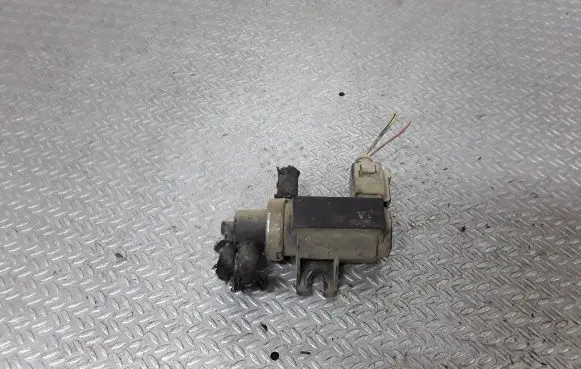 Volkswagen Golf IV Turbo solenoid valve 1J0906627
