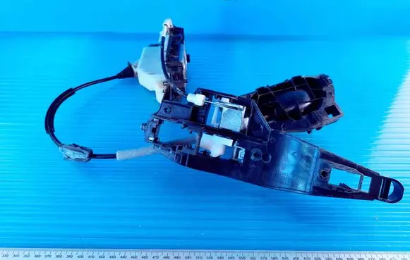 Peugeot 208 Rear door lock 9812501180