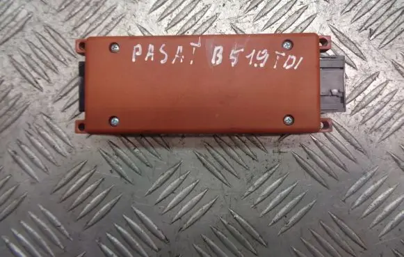 Volkswagen PASSAT B5.5 Voice control module 8D0862335B